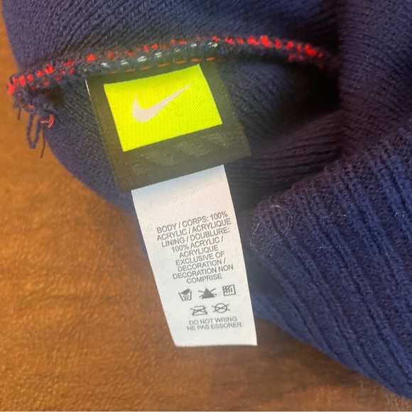 NIKE Team USA Winter Beanie Hat w/Pom - Unisex Adult - Picture 7 of 7